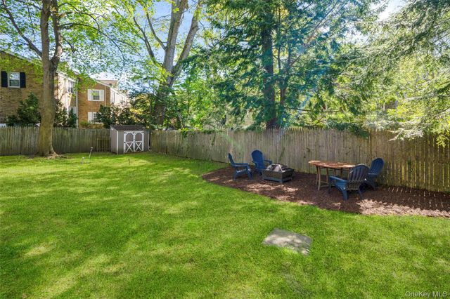 5 Wellyn Close, Bronxville, NY 10708