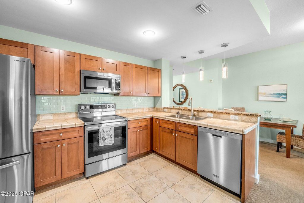 Image 10 of property listing at 15100 Front Beach Road 517, Panama City Beach, FL 32413