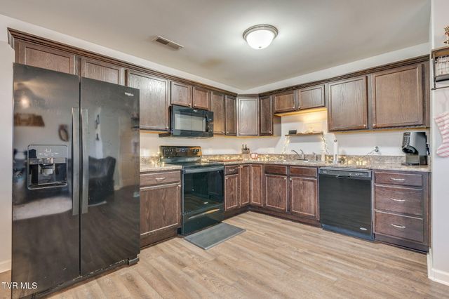 425 Manchester Place -, Bristol, TN 37620