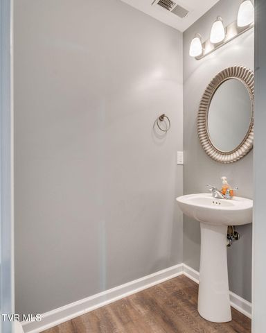 425 Manchester Place -, Bristol, TN 37620