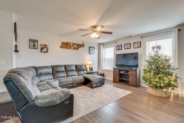 425 Manchester Place -, Bristol, TN 37620