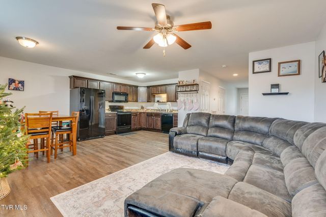 425 Manchester Place -, Bristol, TN 37620