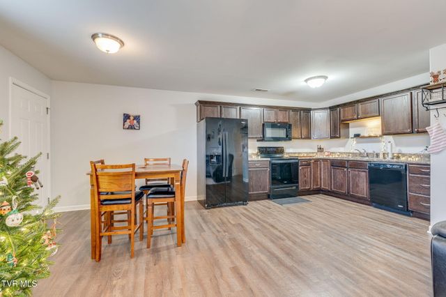 425 Manchester Place -, Bristol, TN 37620