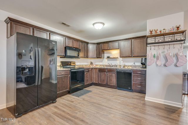 425 Manchester Place -, Bristol, TN 37620