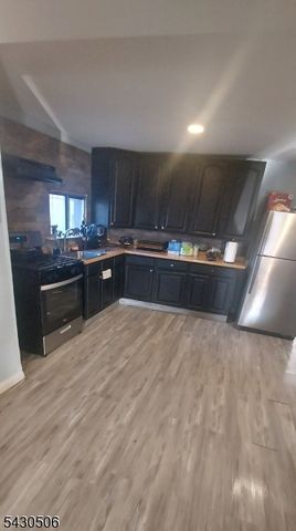 10 Duryea St, Newark City, NJ 07103