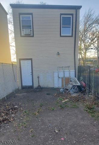 10 Duryea St, Newark City, NJ 07103