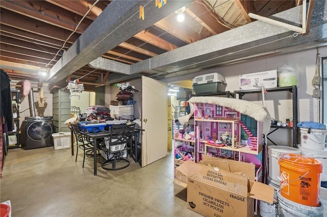 1466 S Central Drive, Beavercreek, OH 45432