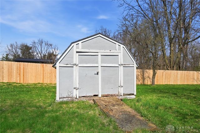 1466 S Central Drive, Beavercreek, OH 45432