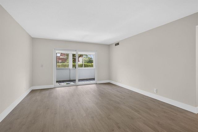 12020 W GREENWAY Drive 101, Royal Palm Beach, FL 33411