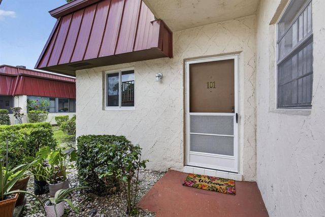 12020 W GREENWAY Drive 101, Royal Palm Beach, FL 33411