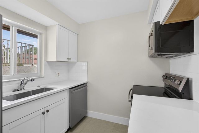 12020 W GREENWAY Drive 101, Royal Palm Beach, FL 33411