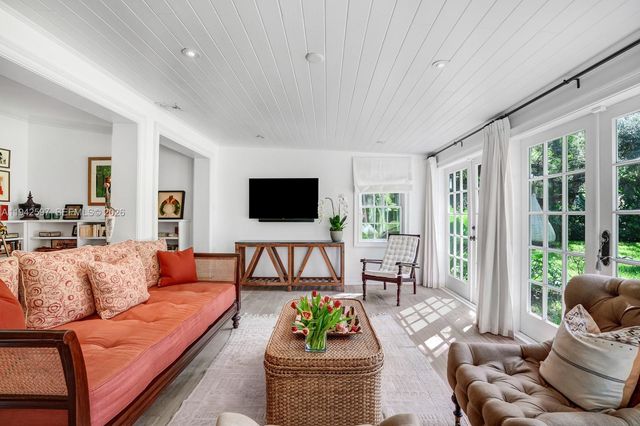 530 Melaleuca Ln, Miami, FL 33137