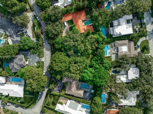 530 Melaleuca Ln, Miami, FL 33137
