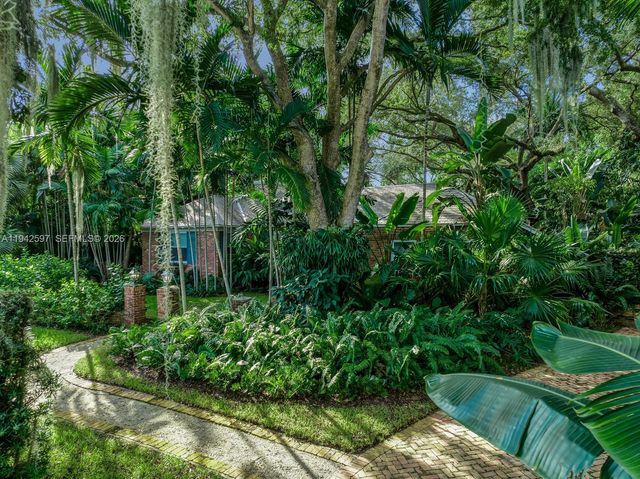 530 Melaleuca Ln, Miami, FL 33137