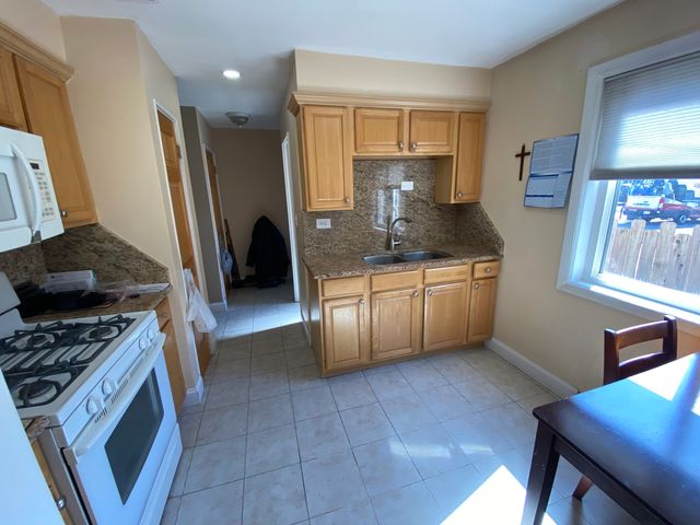 4740 Main Street B, Skokie, IL 60076
