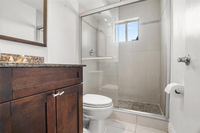 37 SW 14th St 19, Dania Beach, FL 33004