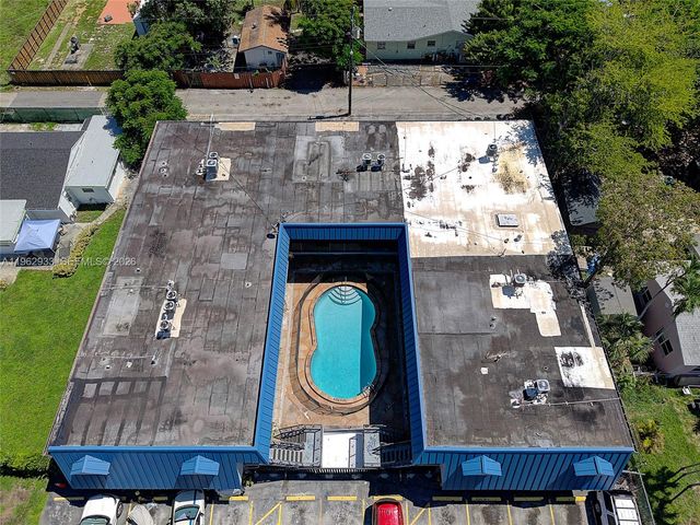 37 SW 14th St 19, Dania Beach, FL 33004