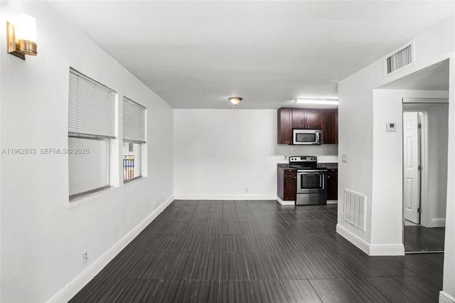 37 SW 14th St 19, Dania Beach, FL 33004