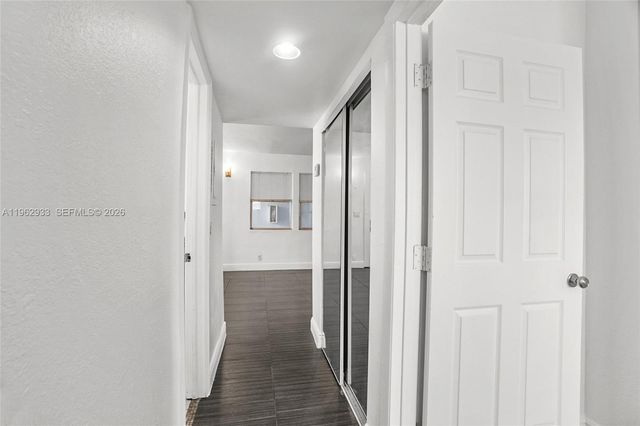 37 SW 14th St 19, Dania Beach, FL 33004