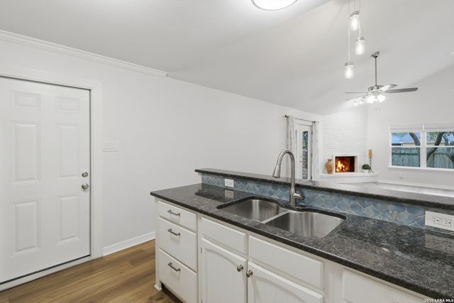 13610 Cobble Way Cir, San Antonio, TX 78231