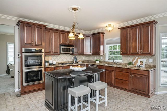 1517 Indian Hill Lane, Ballwin, MO 63021