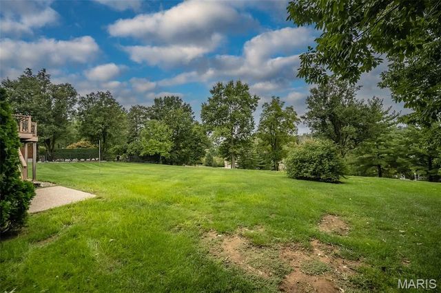 1517 Indian Hill Lane, Ballwin, MO 63021