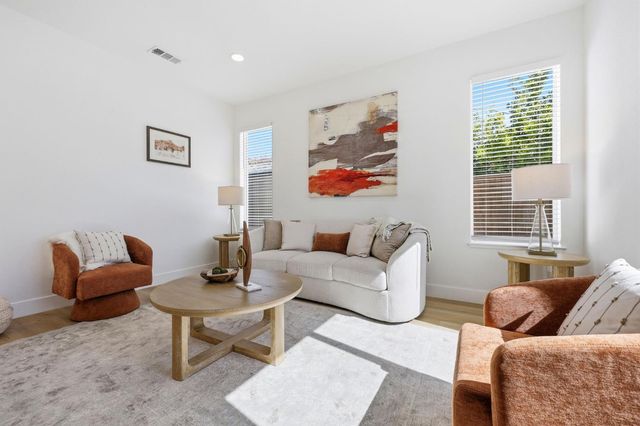 2236 Clear Lake Ct, Tracy, CA 95304