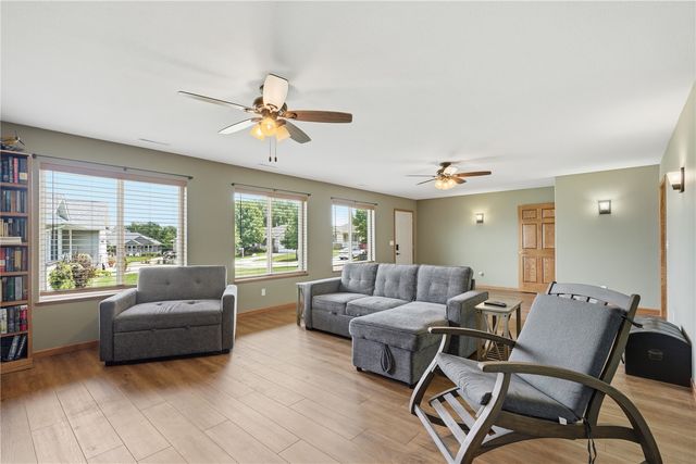 6205 Palmetto, Cedar Rapids, IA 52404