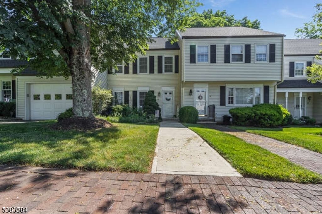 54 Pembroke Dr, Mendham Boro, NJ 07945