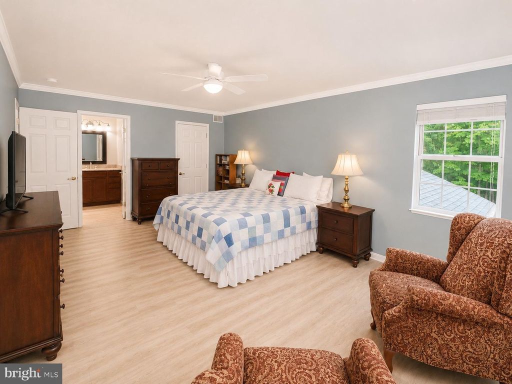 Image 23 of property listing at 8200 SYCAMORE CIR, Owings, MD 20736