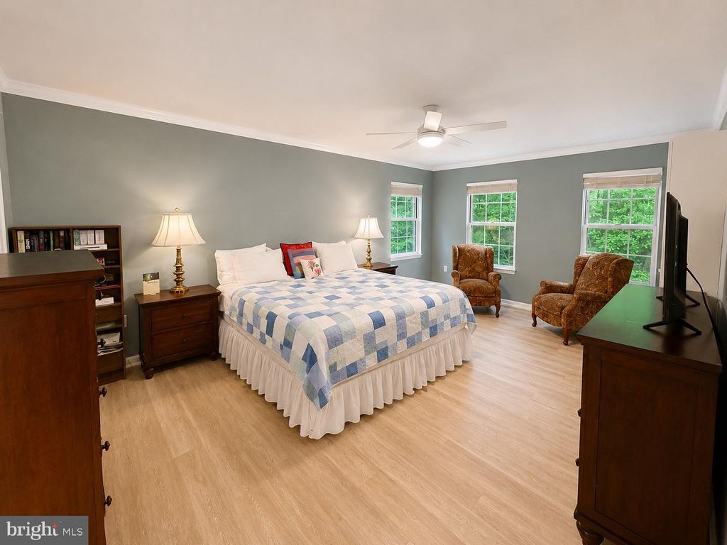 Image 24 of property listing at 8200 SYCAMORE CIR, Owings, MD 20736