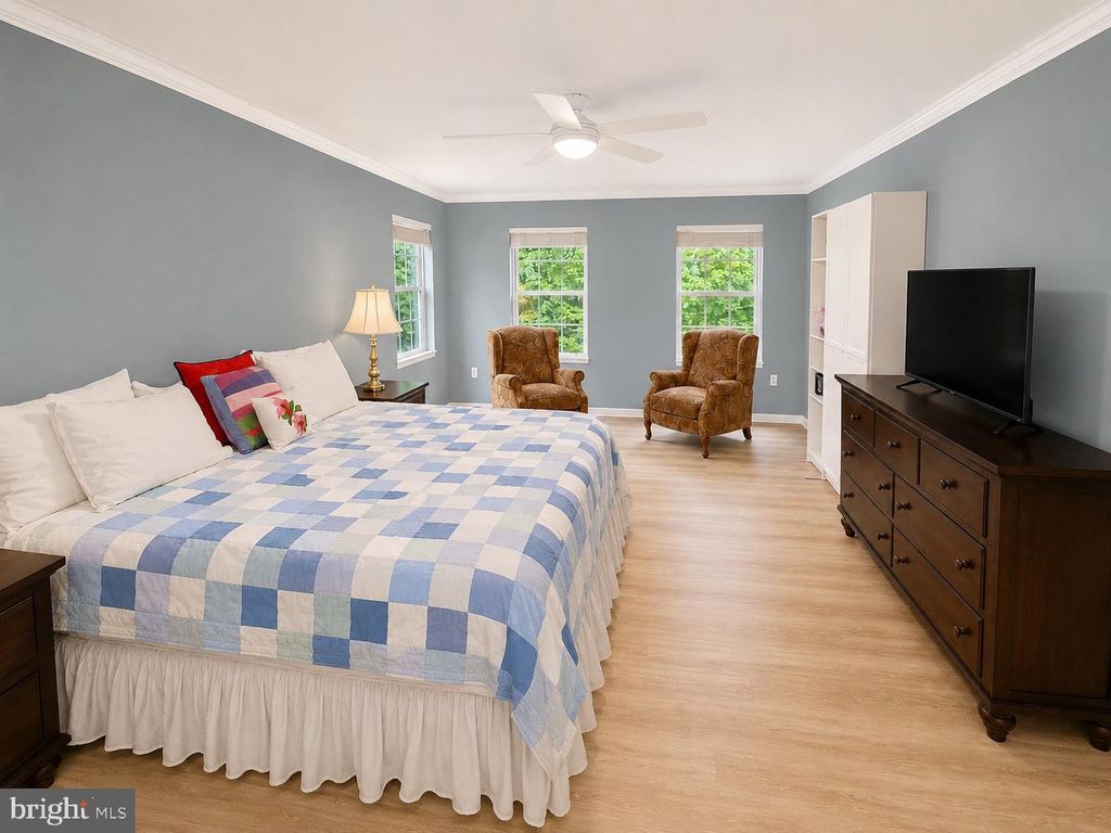 Image 25 of property listing at 8200 SYCAMORE CIR, Owings, MD 20736