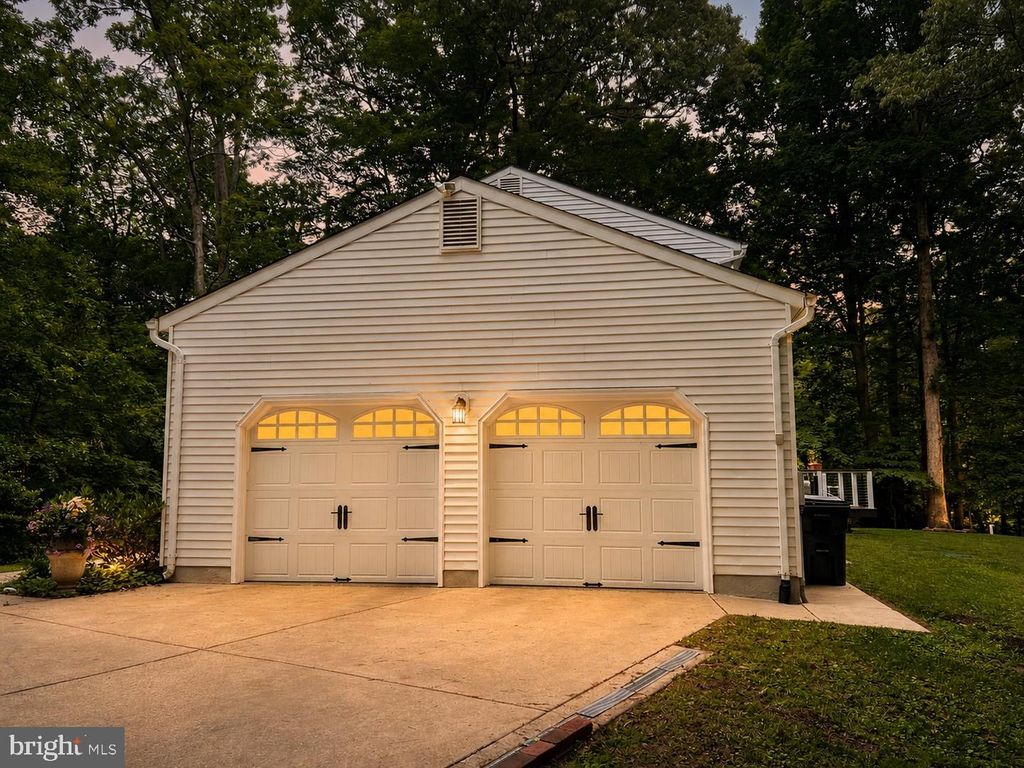 Image 53 of property listing at 8200 SYCAMORE CIR, Owings, MD 20736