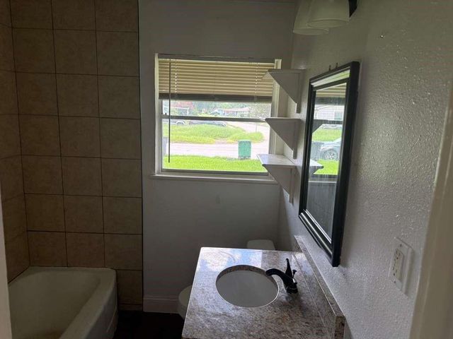 6403 Beekman Road, Houston, TX 77021