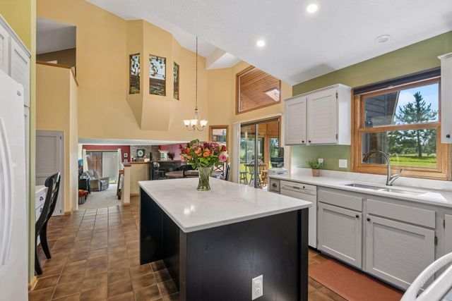9629 Bennett Place, Eden Prairie, MN 55347