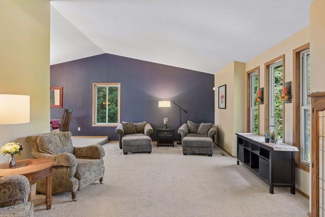 9629 Bennett Place, Eden Prairie, MN 55347