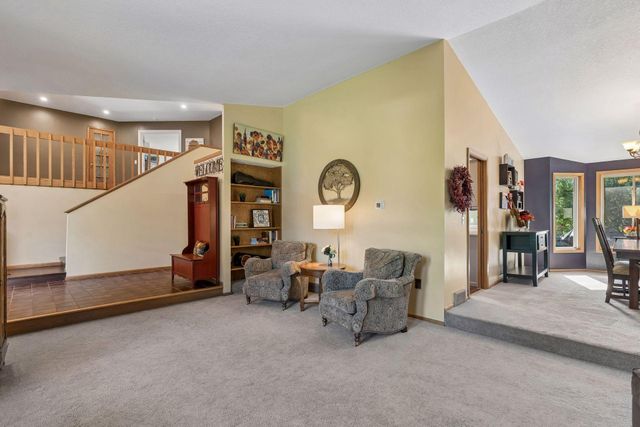9629 Bennett Place, Eden Prairie, MN 55347