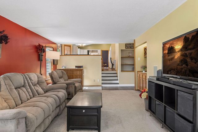9629 Bennett Place, Eden Prairie, MN 55347