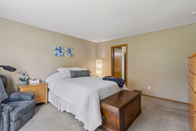 9629 Bennett Place, Eden Prairie, MN 55347