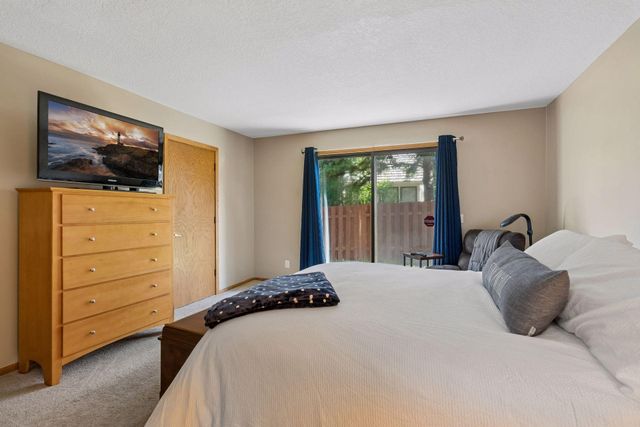 9629 Bennett Place, Eden Prairie, MN 55347