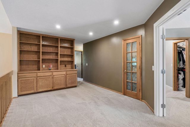 9629 Bennett Place, Eden Prairie, MN 55347