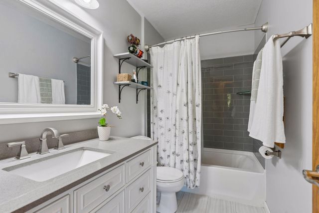 9629 Bennett Place, Eden Prairie, MN 55347