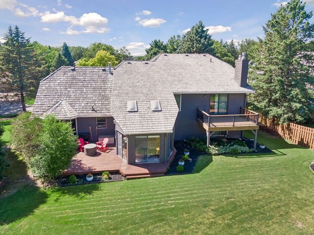 9629 Bennett Place, Eden Prairie, MN 55347