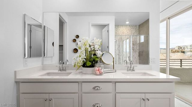 1438 Song Lark Lane, Las Vegas, NV 89138
