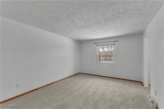 123 Shakespeare Lane, Avon, OH 44011