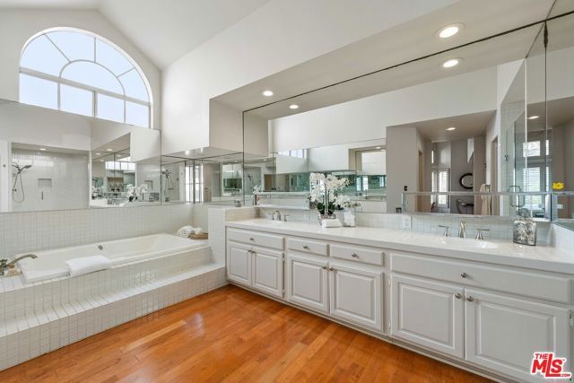 134 Roma Court, Marina Del Rey, CA 90292