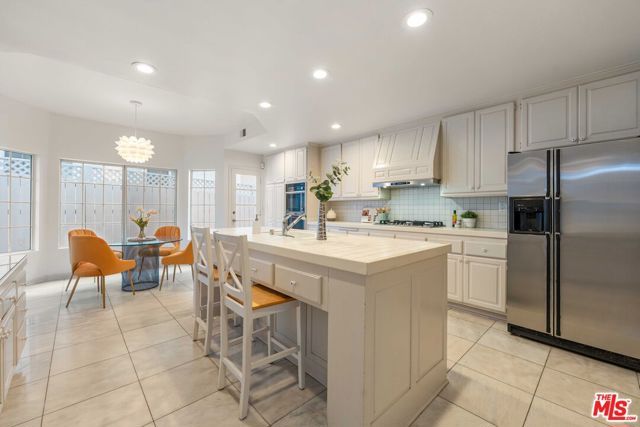 134 Roma Court, Marina Del Rey, CA 90292