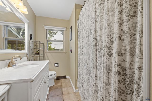 4213 BROOKSIDE DR, Rapid City, SD 57702