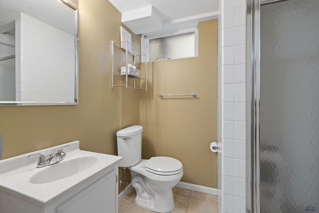 4213 BROOKSIDE DR, Rapid City, SD 57702