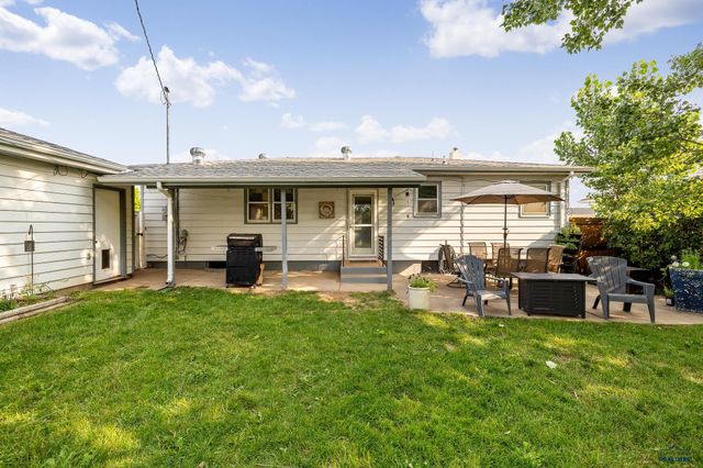 4213 BROOKSIDE DR, Rapid City, SD 57702